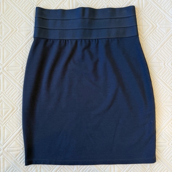 Max Studio Navy Pencil Skirt Size Medium - Picture 5 of 6